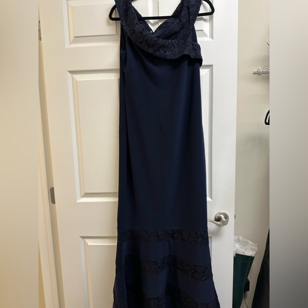 Elegant Ralph Lauren  Navy Blue Gown